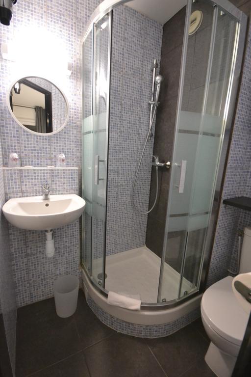Brit Hotel - Montsoult La Croix Verte Baillet-en-France 객실 사진